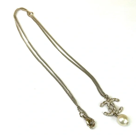 Chanel Gold and Pearl Pendant Necklace - Picture 9 of 12